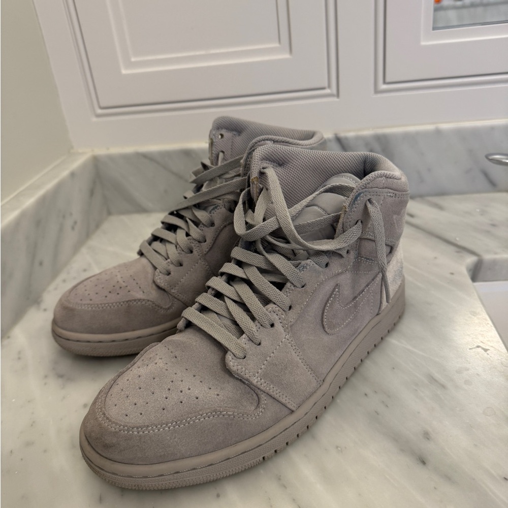 Nike Men's Air Jordan Light Gray Sneakers